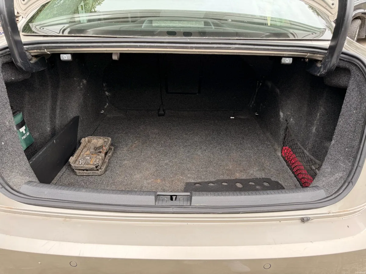 Volkswagen Jetta - Image 6