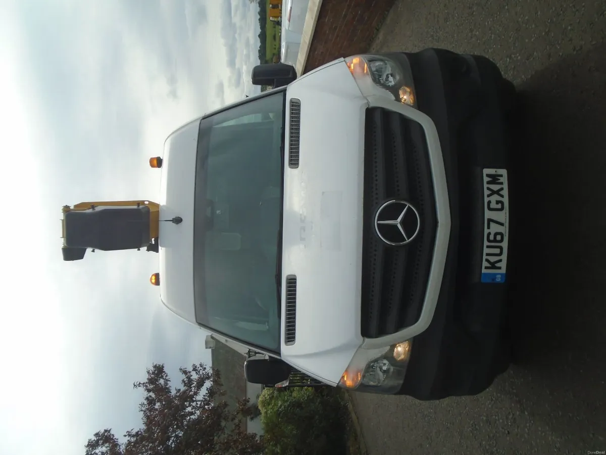 2017 Mercedes-Benz Sprinter CHERRYPICKER - Image 2