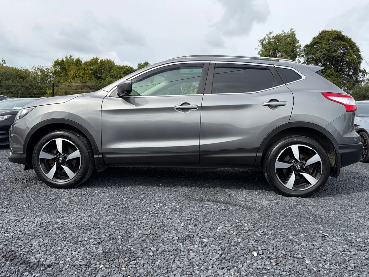 2017 NISSAN QASHQAI PREMIUM 1.2 AUTO LOW KMS - Image 4