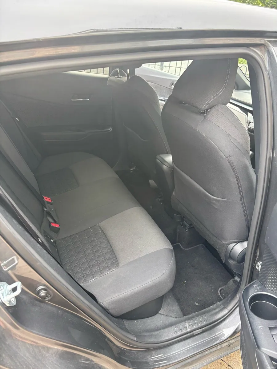 Car - Image 5