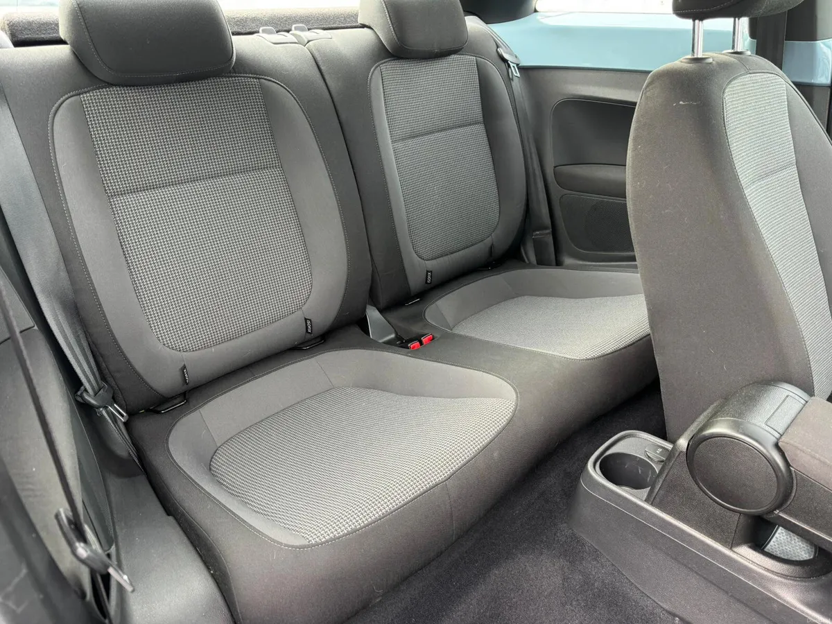 Volkswagen Beetle 1.2 AUTOMATIC 2013 - Image 6