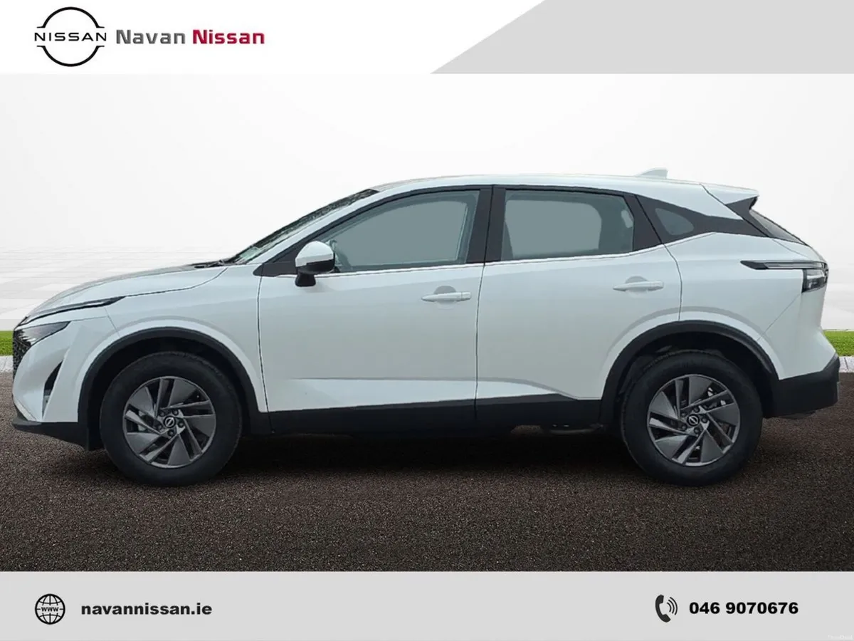 Nissan Qashqai 1.3i MILD HYB SV * MANAGERS SPECIAL - Image 4