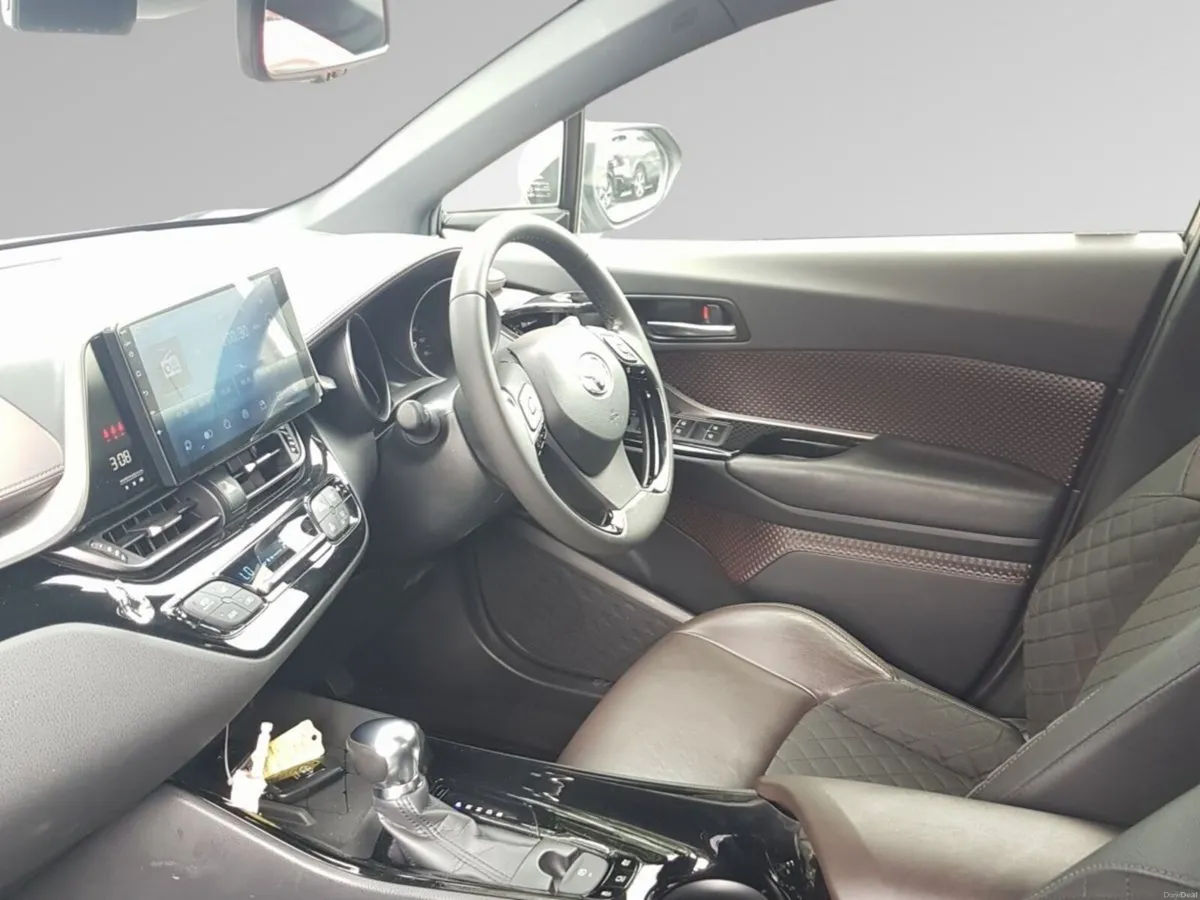 Toyota C-HR 1.8 HYBRID LUNA - Image 4