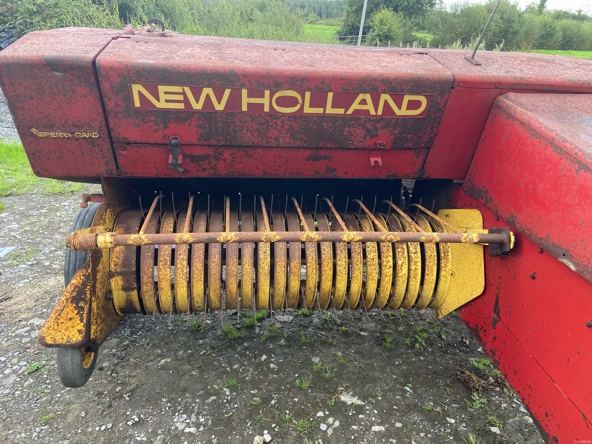 New Holland 276 super hayliner baler - Image 4