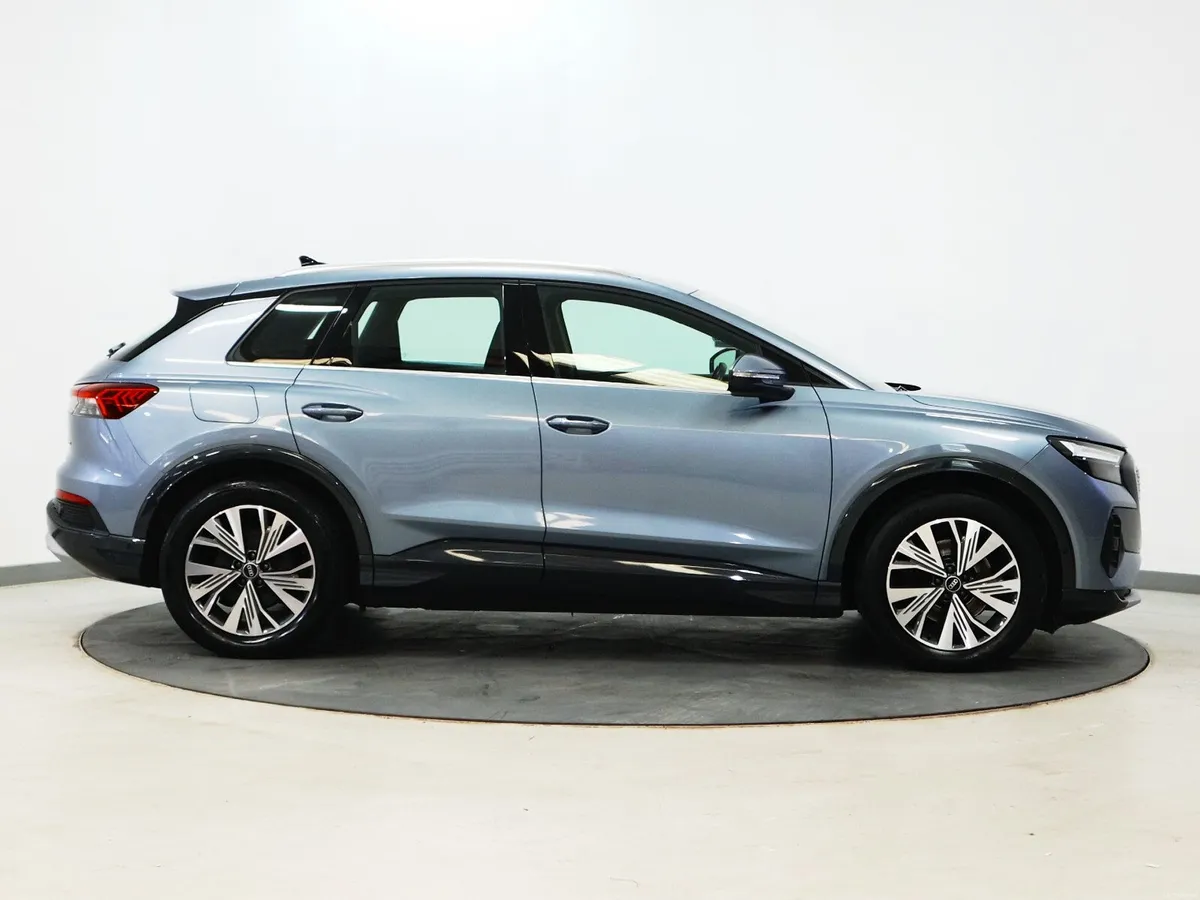 *97* 2023 Audi e-tron sport auto - Image 3