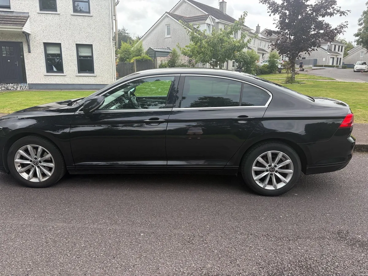 211 Volkswagen Passat 2.0 TDI 150BHP - Image 5