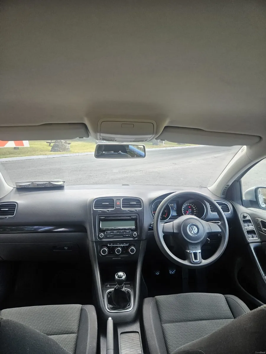 Volkswagen Golf 2011 - Image 2