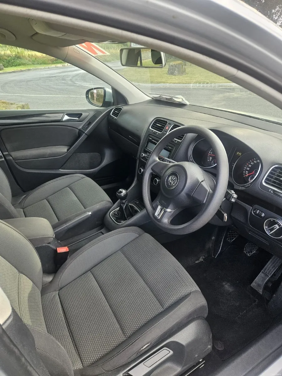 Volkswagen Golf 2011 - Image 5