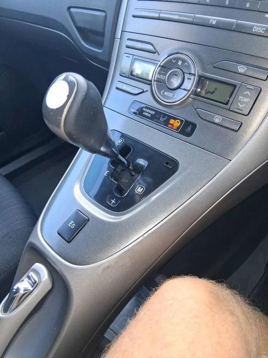 Automatic 1.4 diesel toyota auris - Image 2