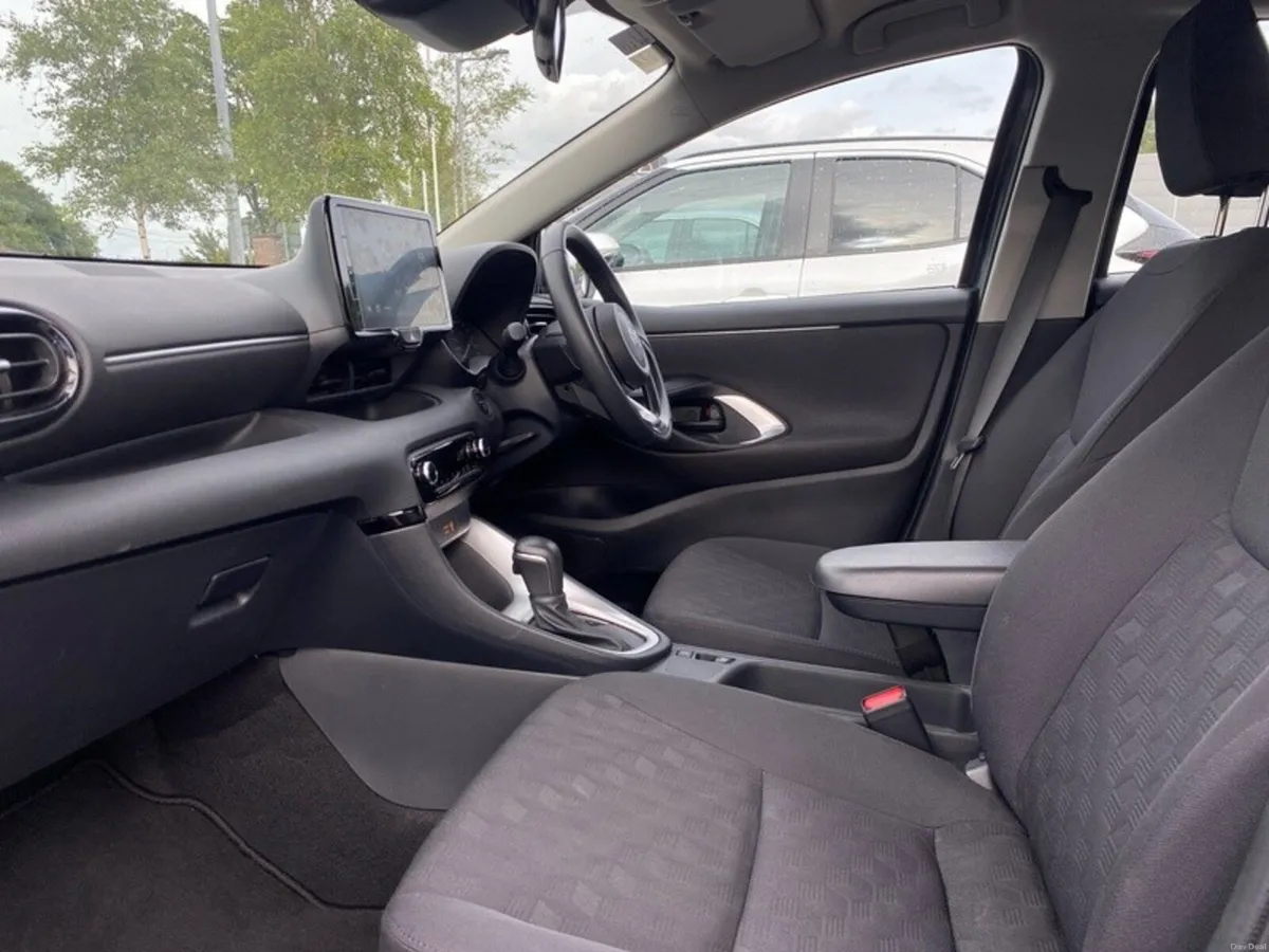 Toyota Yaris Yaris HEV Luna - Image 6