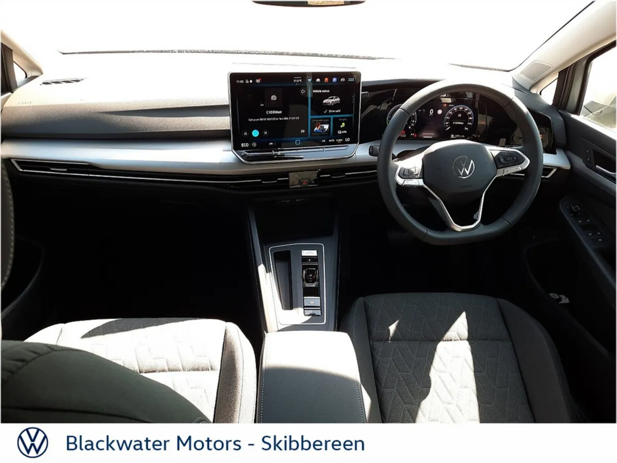 Volkswagen Golf 1.5 TSI 150HP EDITION 75 PHEV - Image 2