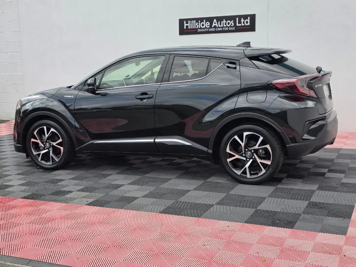 Toyota C-HR G-LED EDITION 1.8 PETROL HYBRID AUTOMA - Image 6