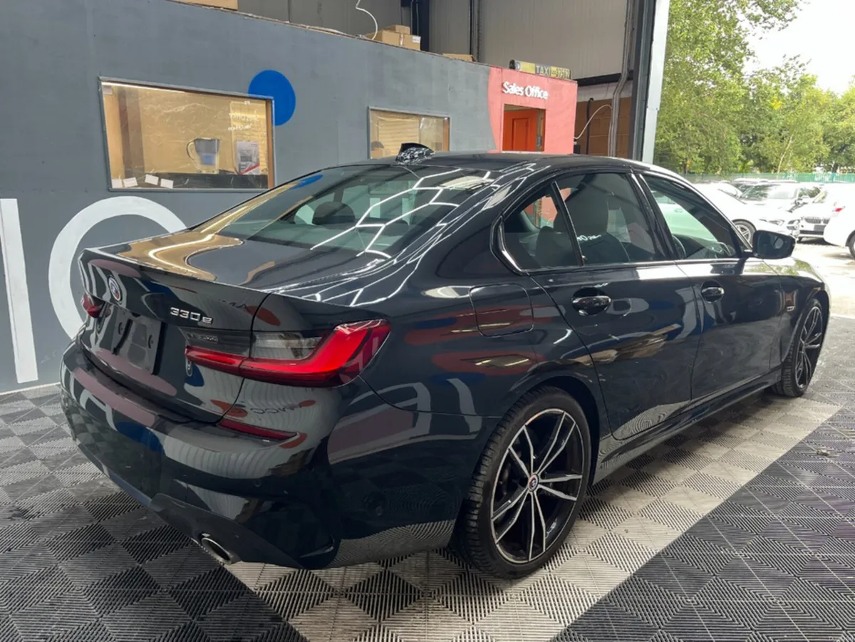 BMW 3-Series 2022 BMW 330E M-SPORT 2.0 AUTOMATIC / - Image 3