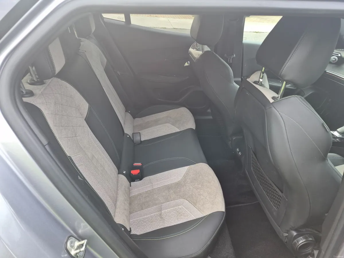 Peugeot E2008 2021 - Image 2
