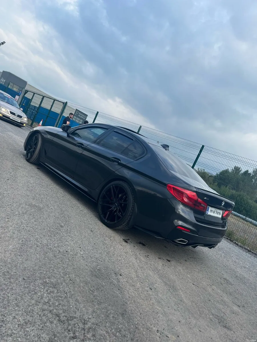BMW 520d xDrive Sunroof - Image 2