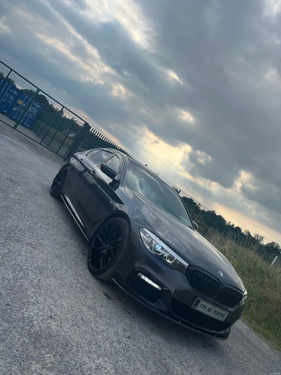 BMW 520d xDrive Sunroof - Image 6