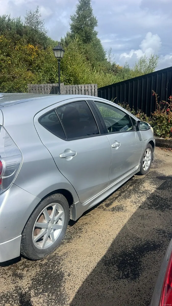 Toyota Aqua 2013 - Image 4