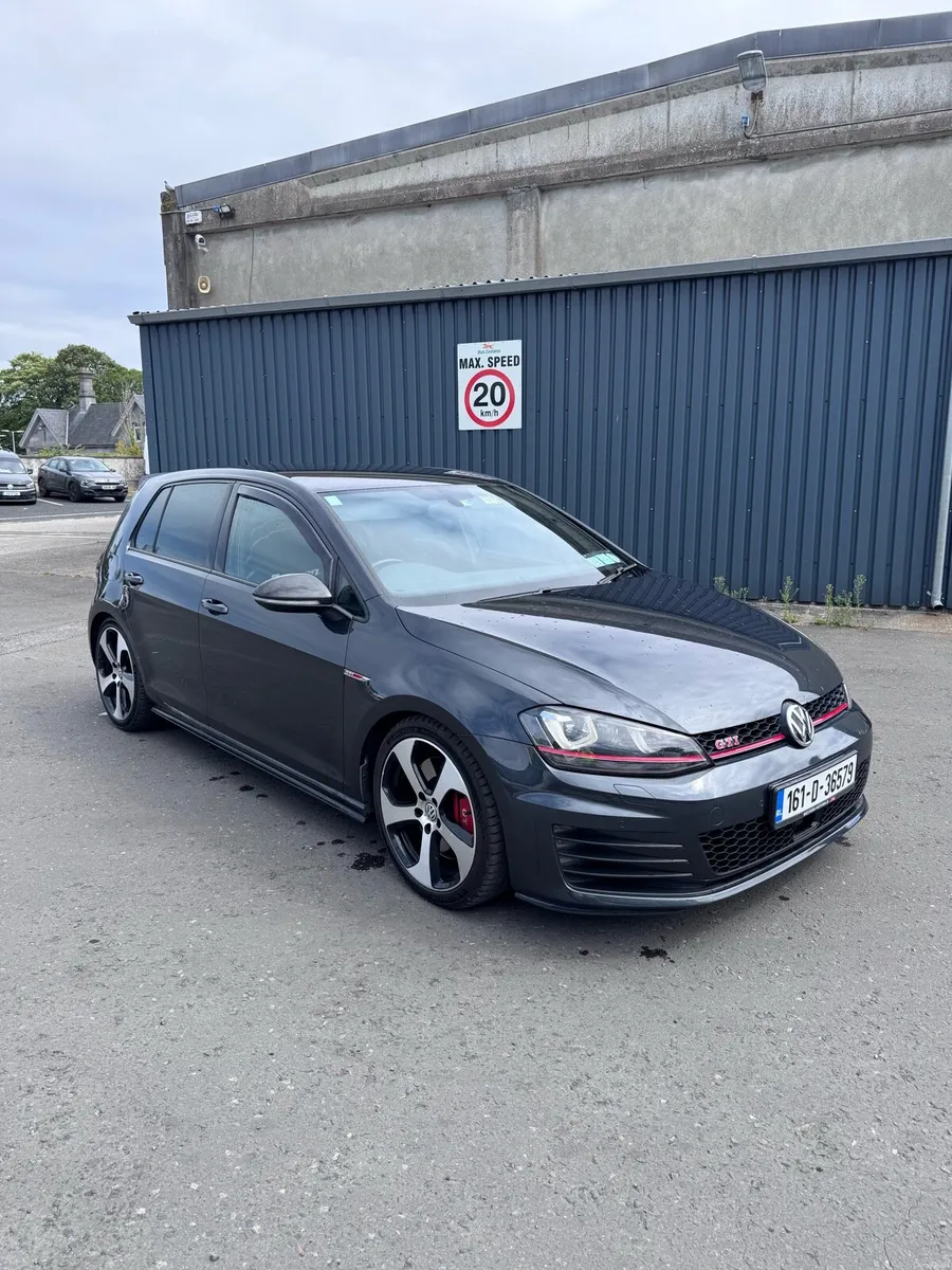 Volkswagen Golf GTI Performance - Image 1