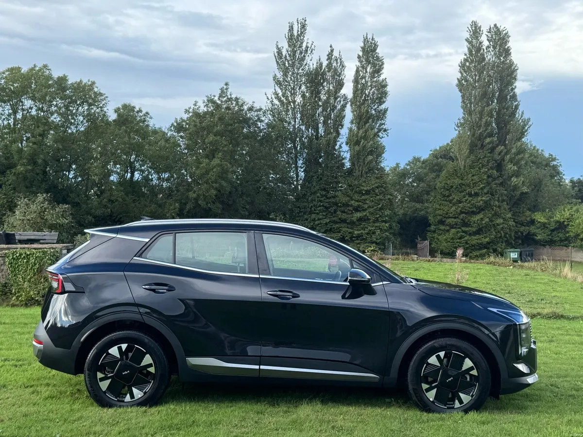 2025 Kia Sportage 1.6 T-GDi Petrol - Image 2