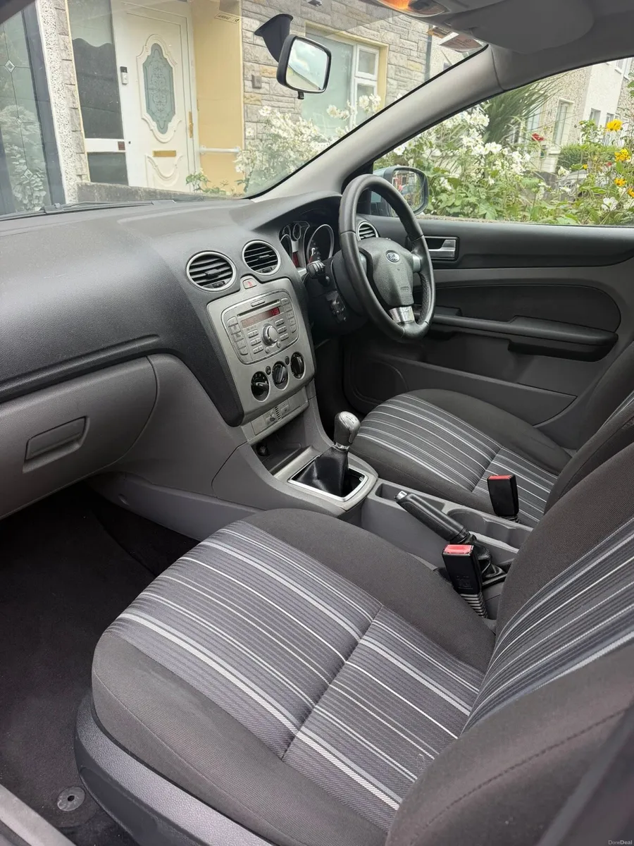 08 Ford Focus - Image 6
