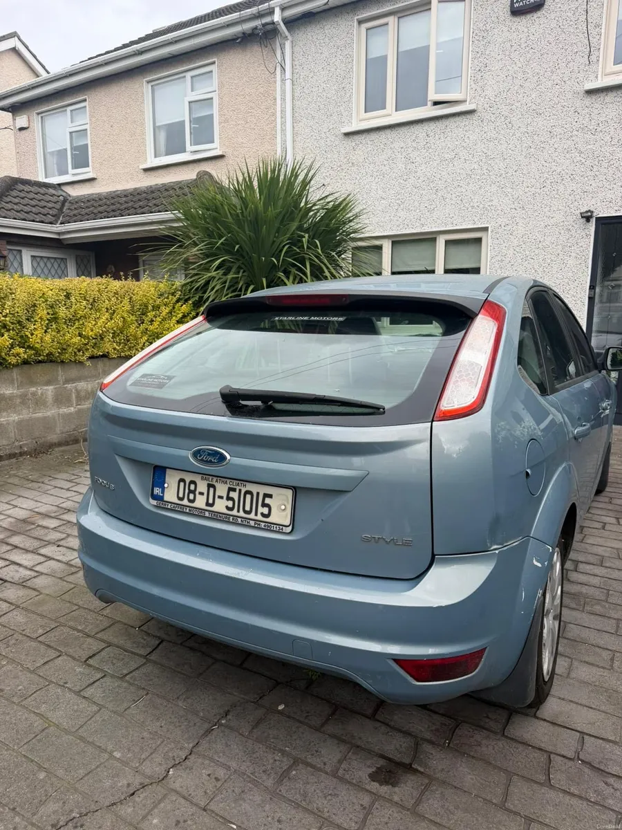 08 Ford Focus - Image 2
