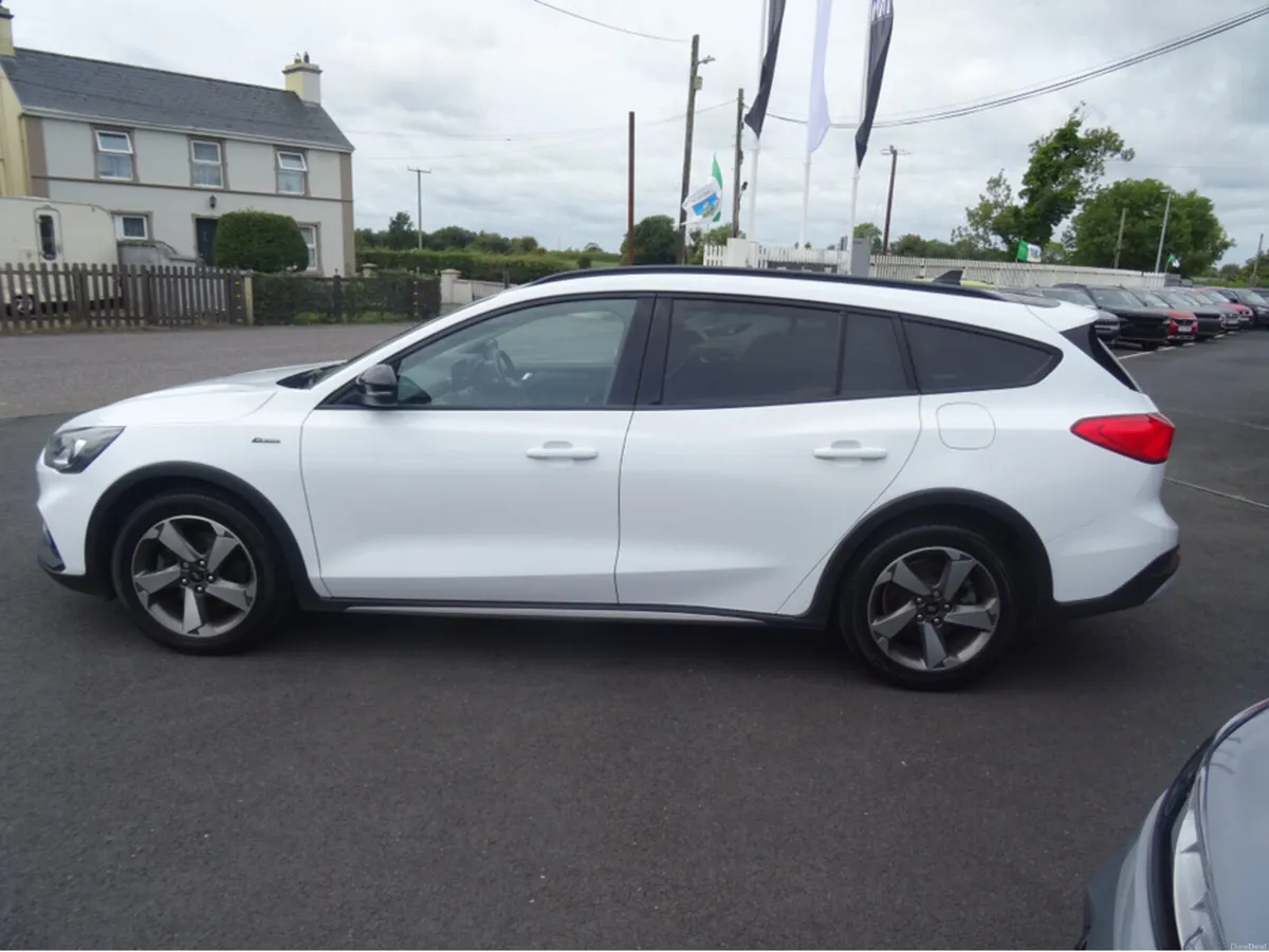 Ford Focus ACTIVE 1.0 125PS M6 4DR - Image 4