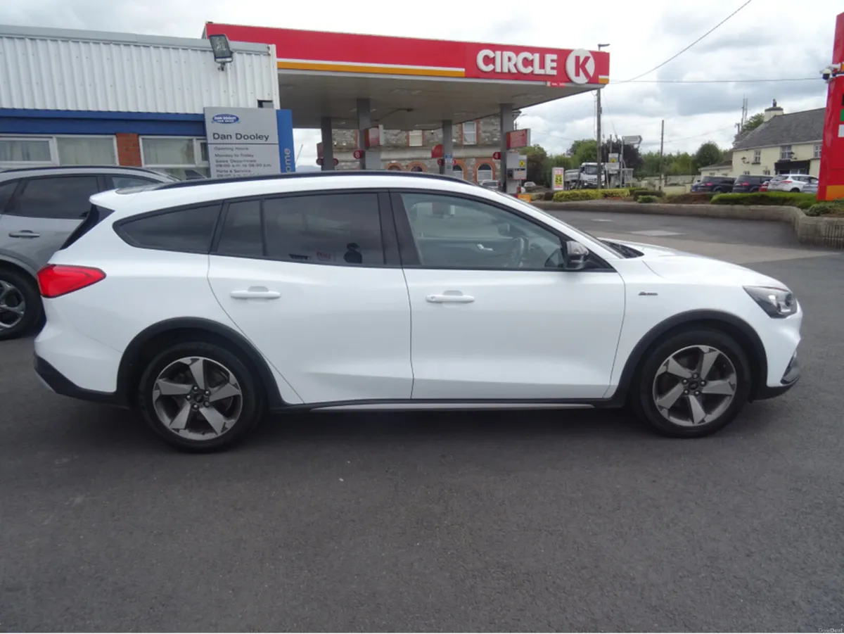 Ford Focus ACTIVE 1.0 125PS M6 4DR - Image 6