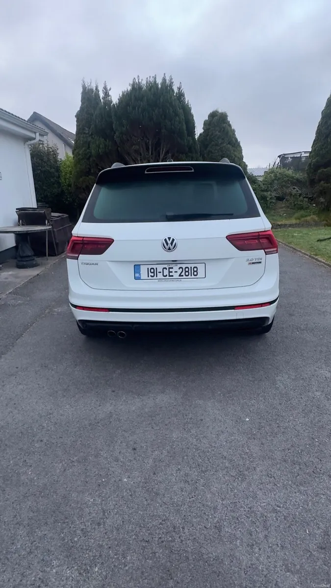 TIGUAN R-LINE BLACK EDITION ONLY (62,000km) - Image 2