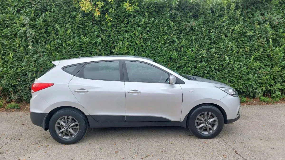 2015 HYUNDAI IX35 1.7CRDI CELEBRATRION - Image 4