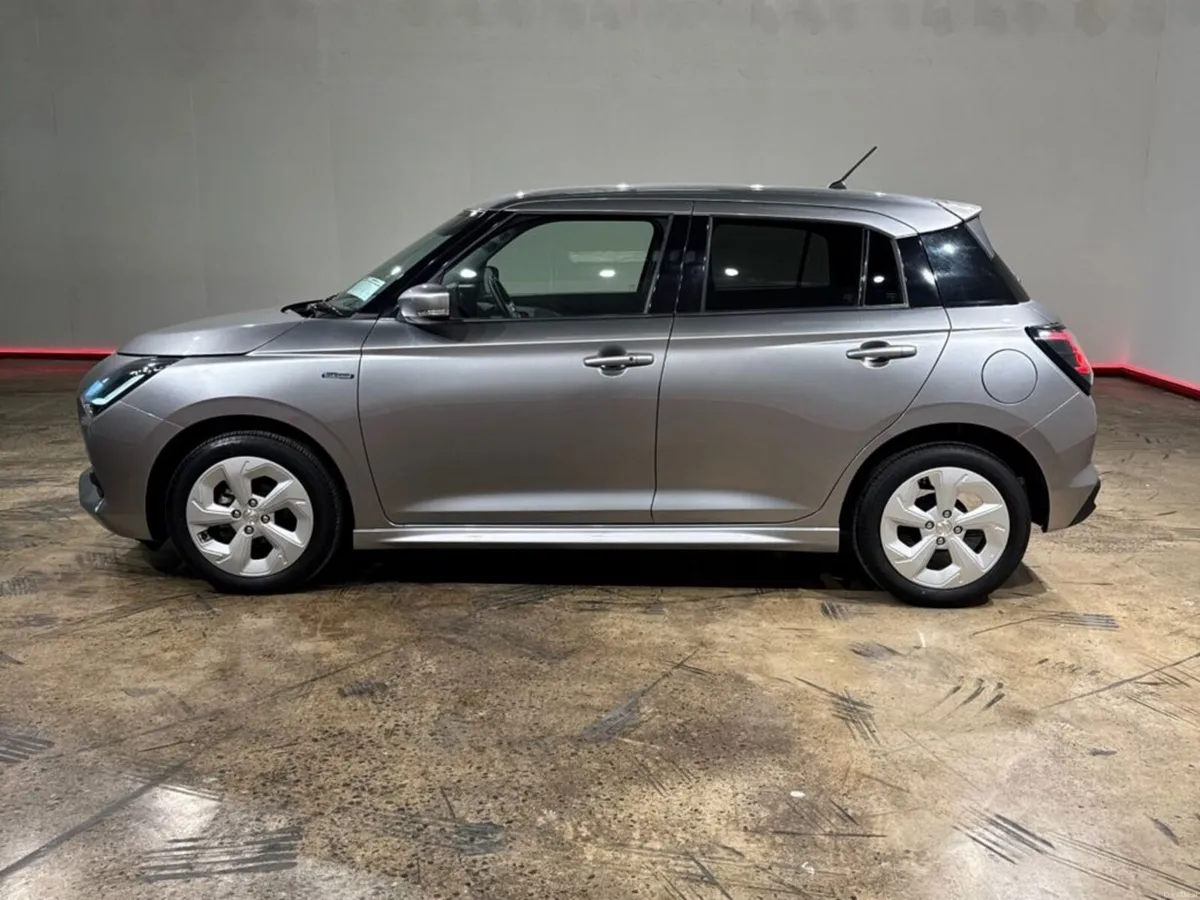 Suzuki Swift 1.2 HYBRID AUTOMATIC - NEW MODEL - Image 6