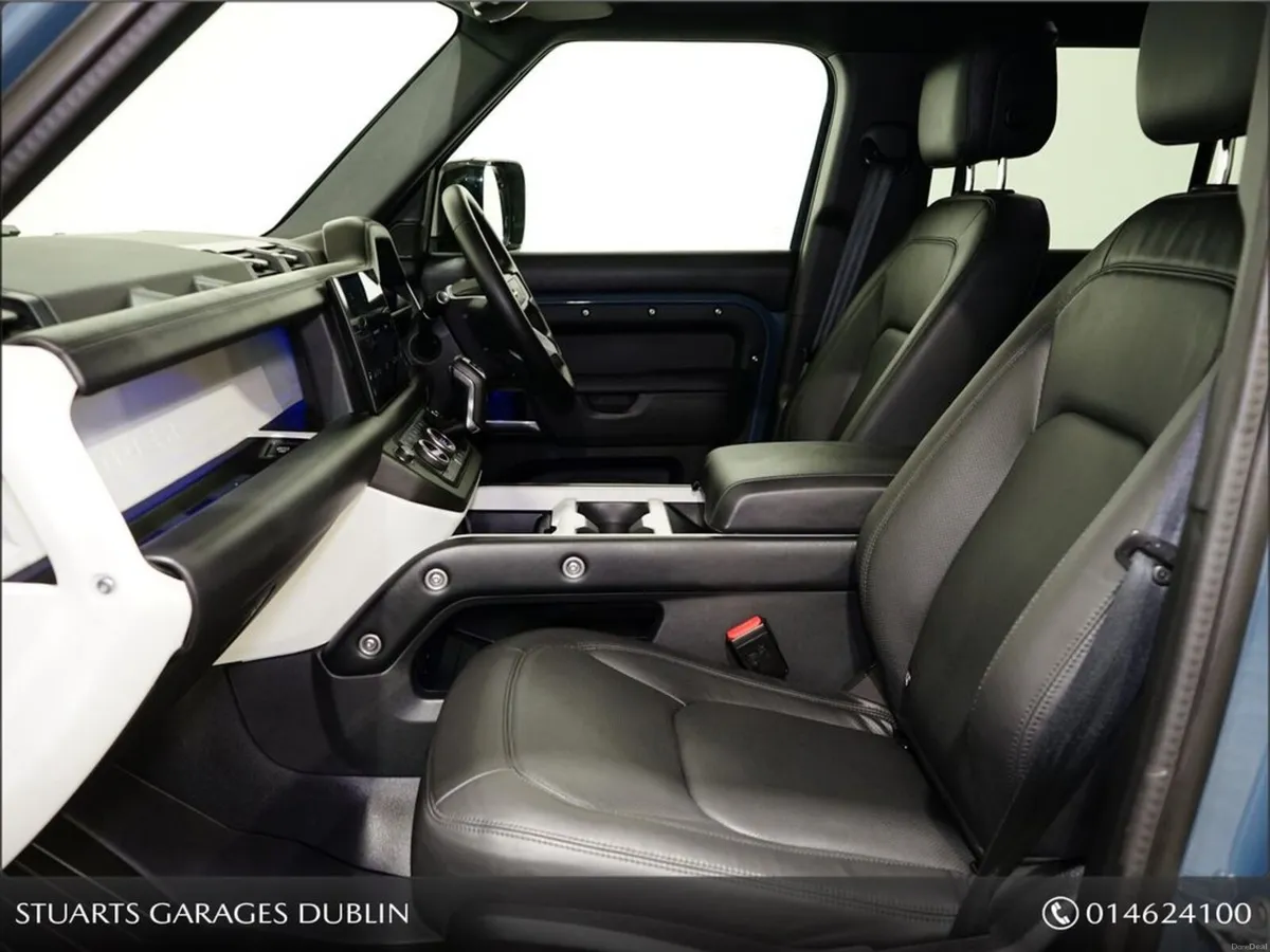 Land Rover Defender X-DYNAMIC HSE DEFENDER 110 PHE - Image 3