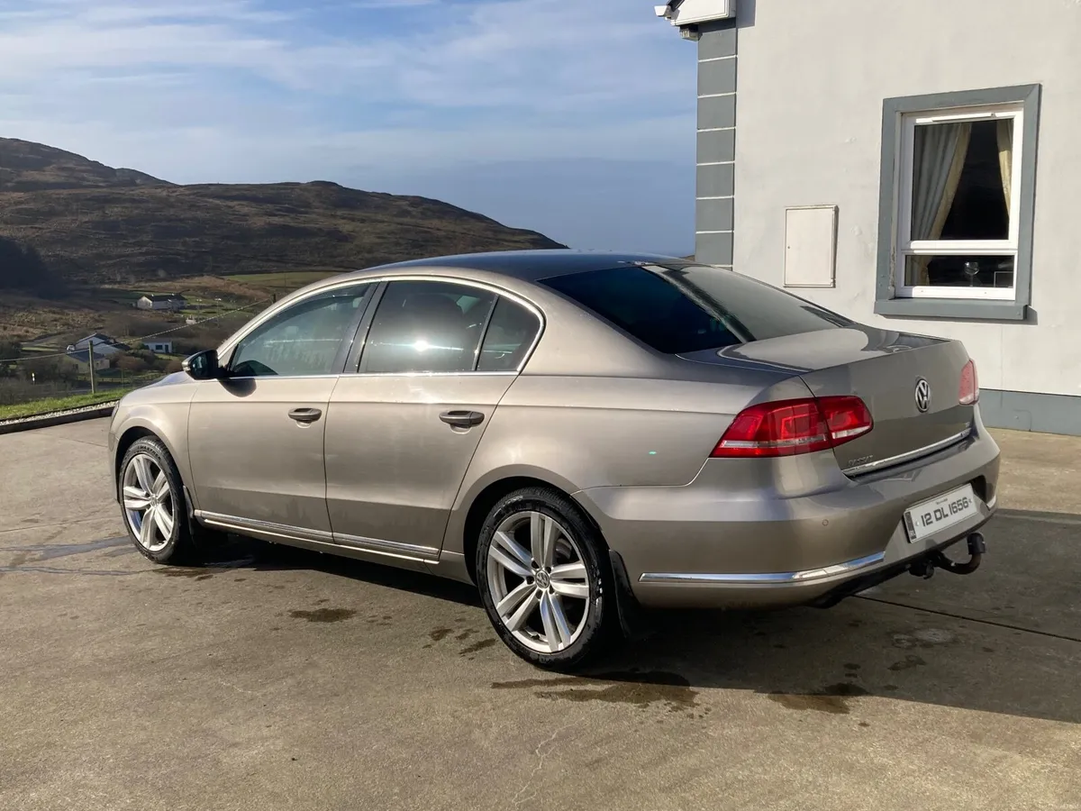 Volkswagen Passat 2012 - Image 3