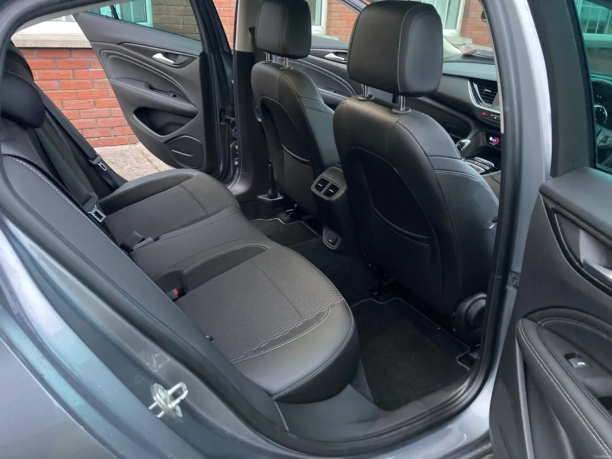 Vauxhall Insignia SRI 2018 only 65 km - Image 3