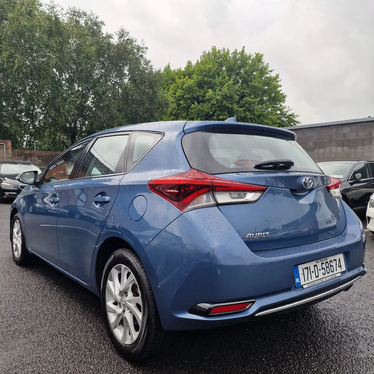 Toyota Auris 2017 Luna specs mint condition low mi - Image 6