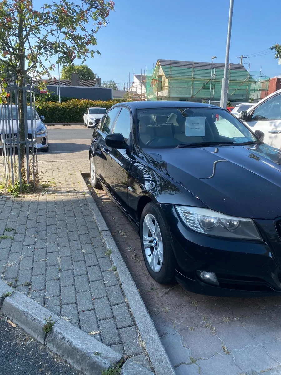 BMW 3-Series 2010 - Image 6