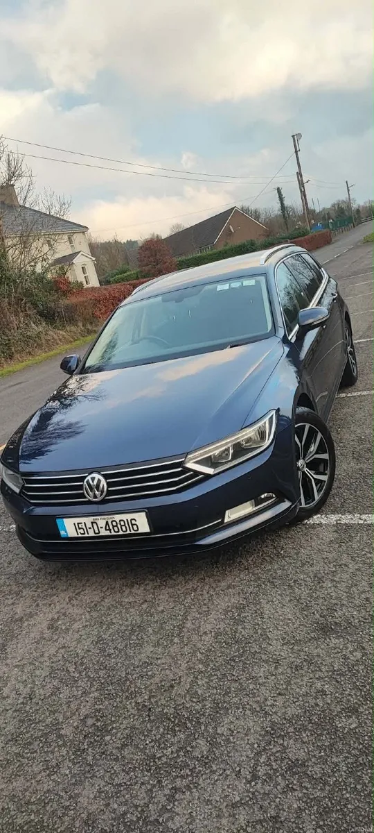 Volkswagen Passat 2015 - Image 2