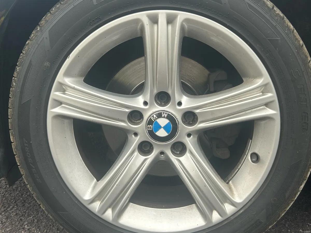 BMW 320i - Tiny Mileage, Irish Car from New. - Image 4