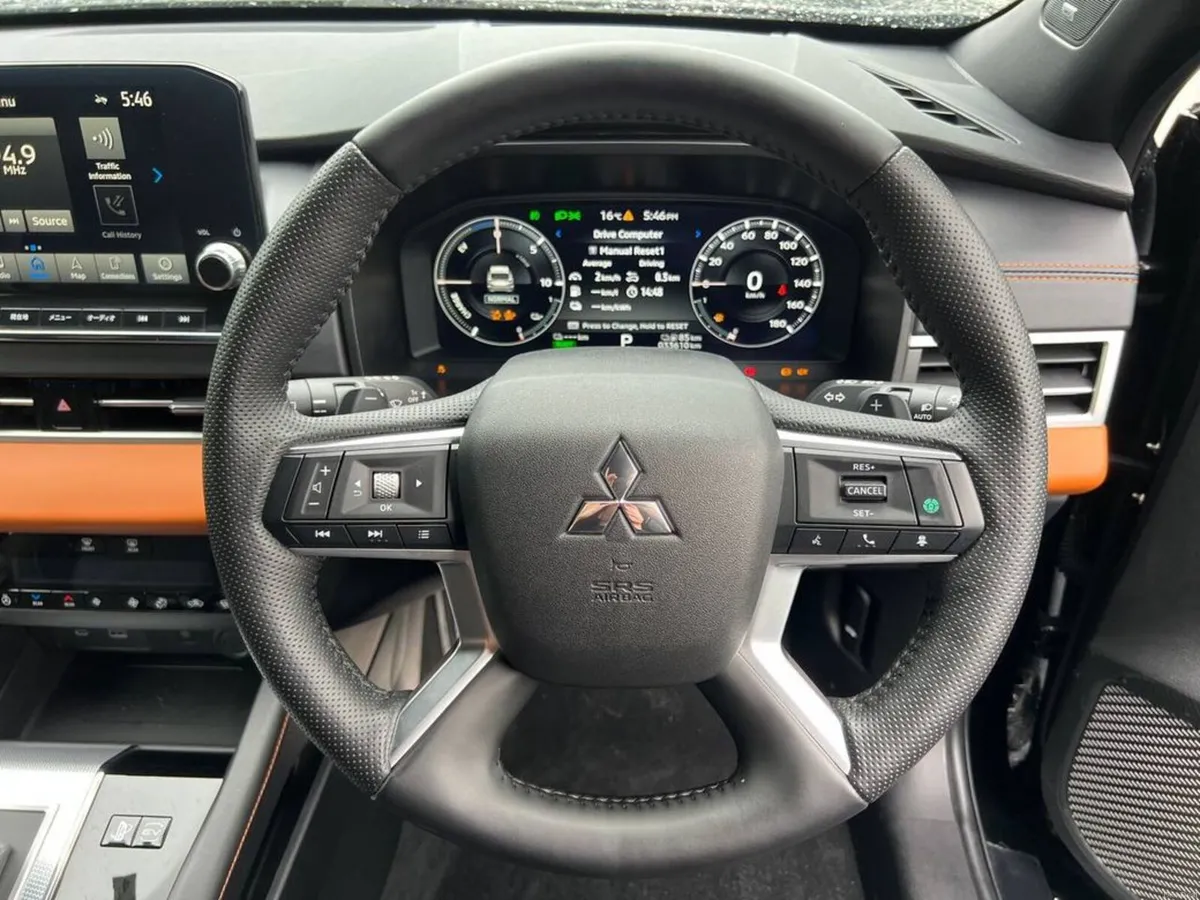 Mitsubishi Outlander 7-SEATER 2.4 HYBRID AUTO ** H - Image 4