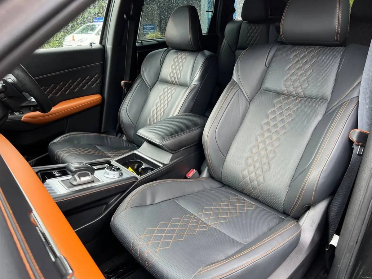 Mitsubishi Outlander 7-SEATER 2.4 HYBRID AUTO ** H - Image 6