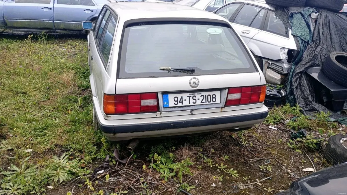 BMW 316i - Image 2