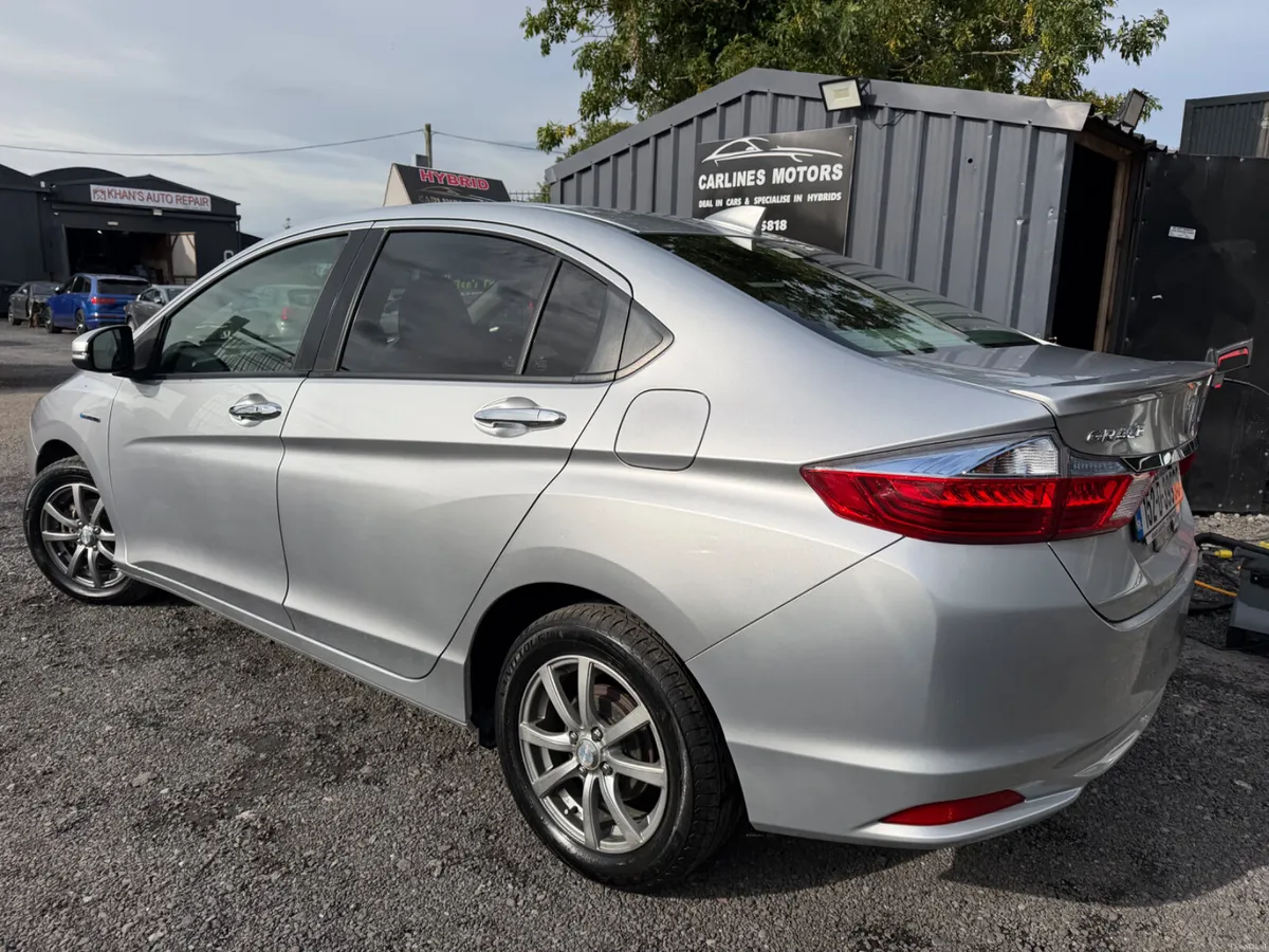Honda Grace Hybrid Automatic - Image 3