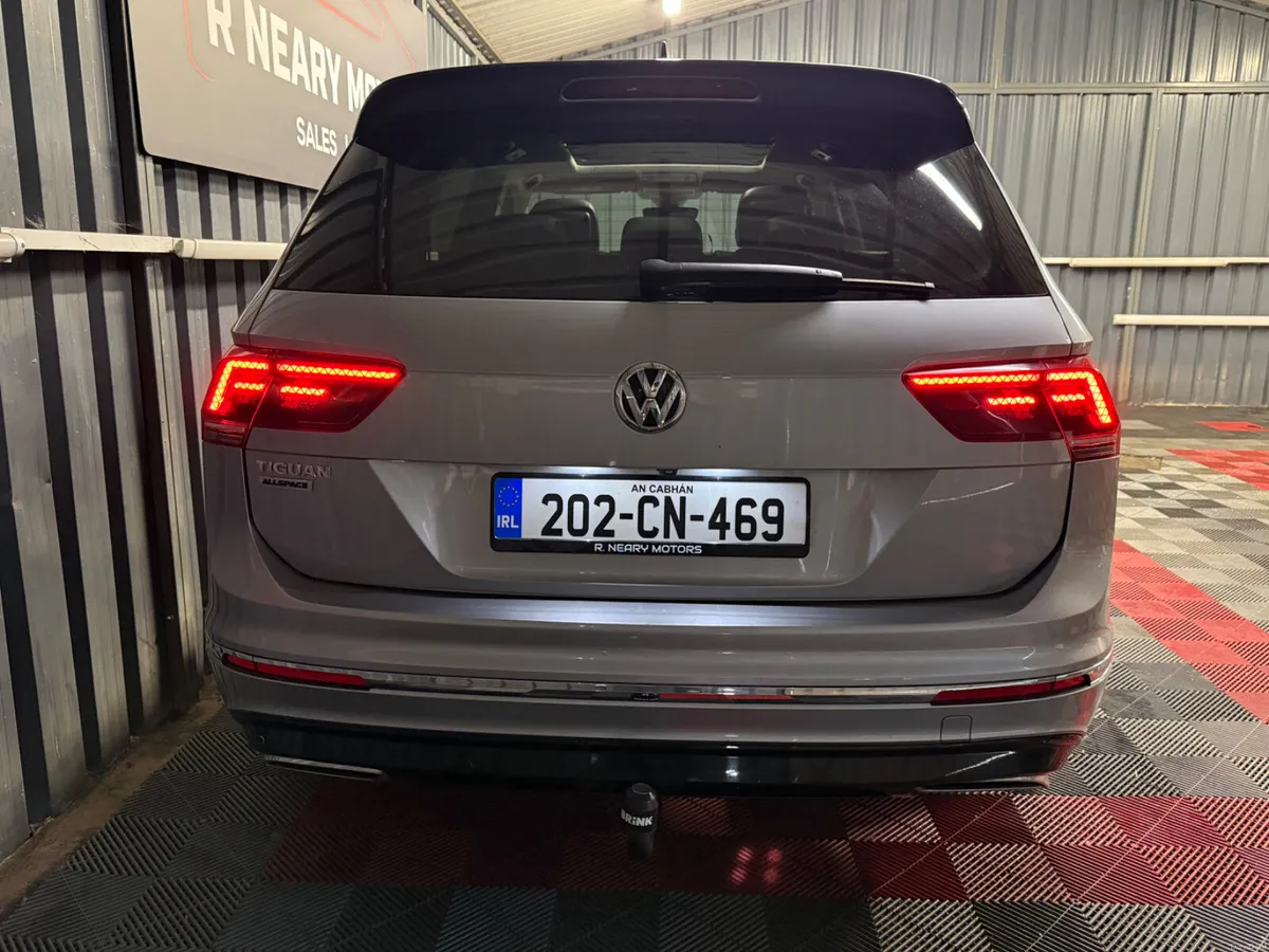 2020 202 Volkswagen Tiguan 2.0 TDI 150HP 4WD R-Lin - Image 3