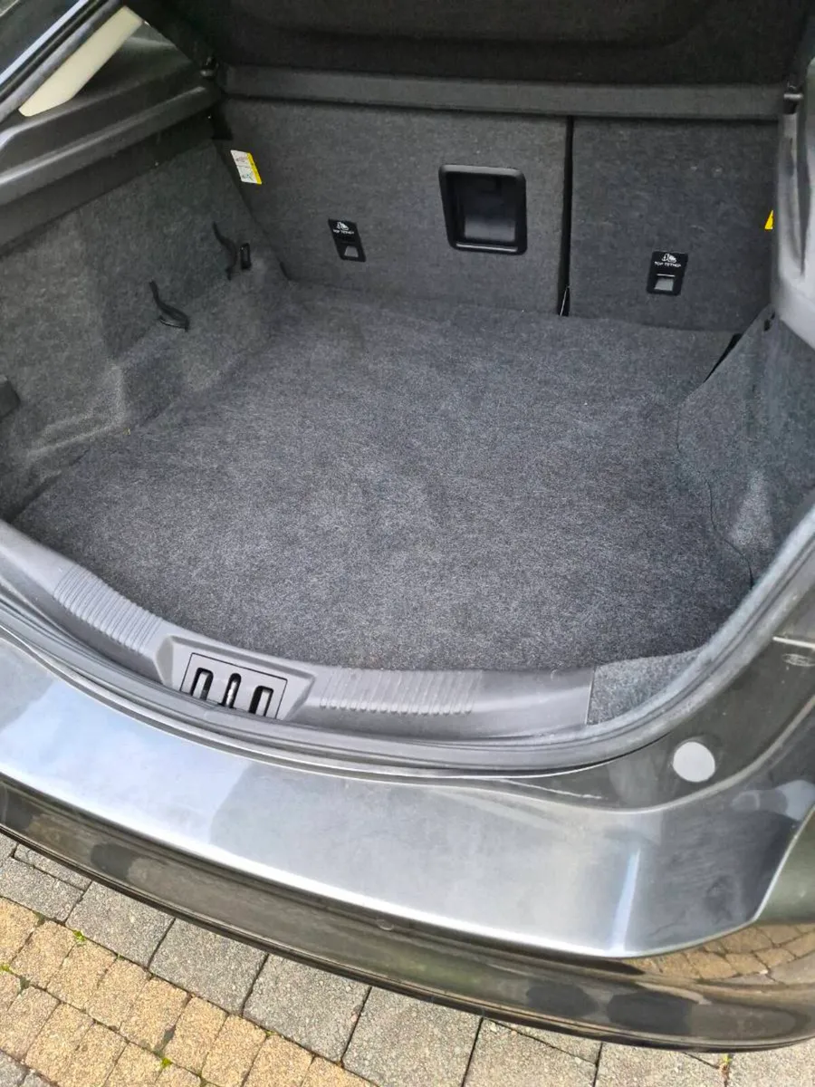 Car - Image 6