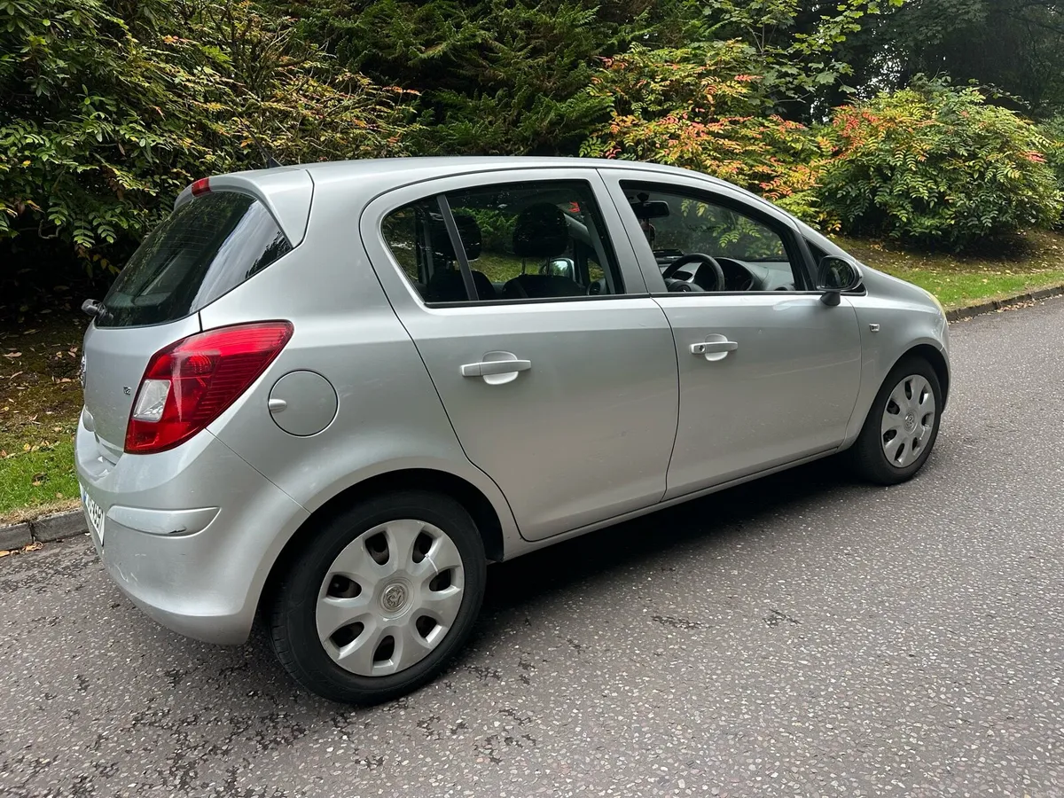 10 Opel Corsa Just Nct 08/27 - Image 5