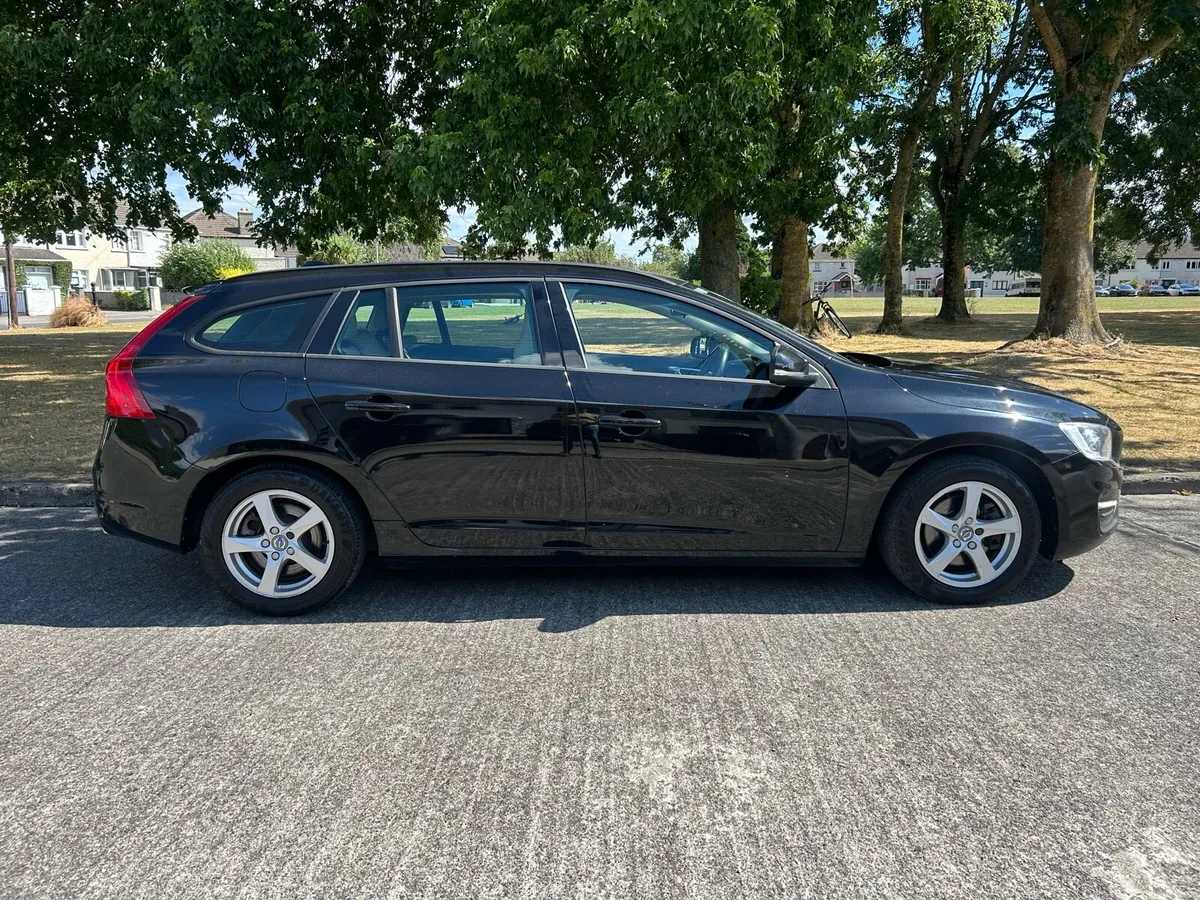 2017 Volvo V60 2.0 D4 Business Edition - Image 2