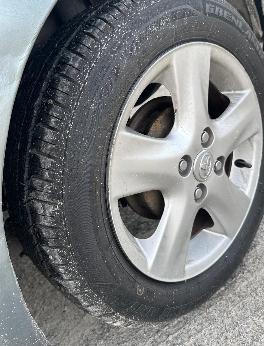Toyota Yaris 2007 - Image 3