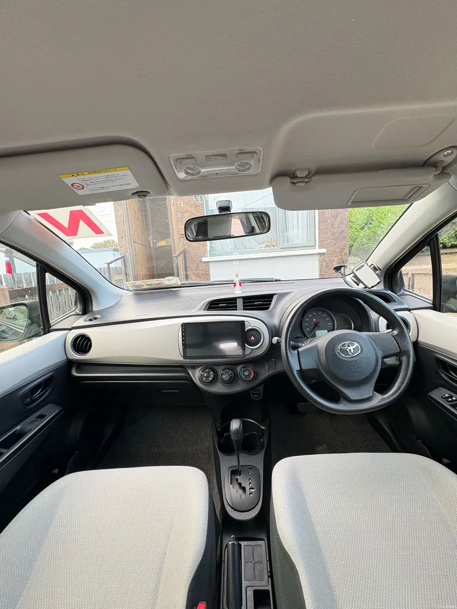 Toyota vitz -1.0 petrol Automatic NCT July 2027 - Image 5