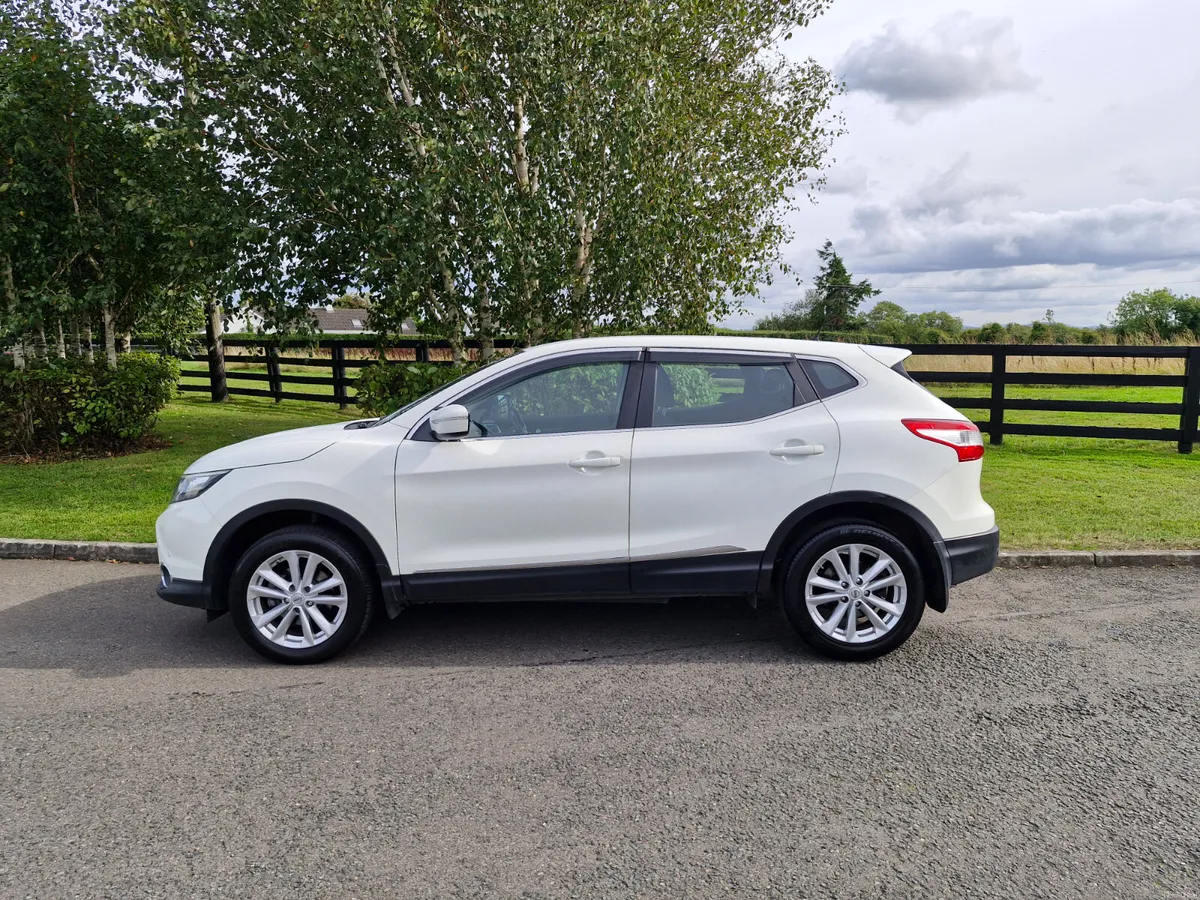 Nissan Qashqai Diesel (NCT TESTED AND TAXED)!!! - Image 6