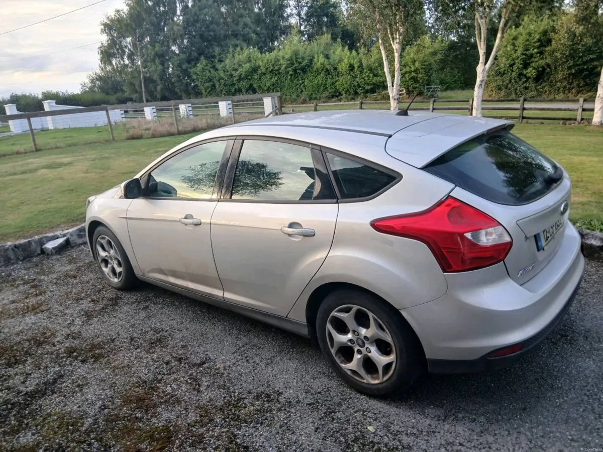 Ford Focus 2012 - Image 2