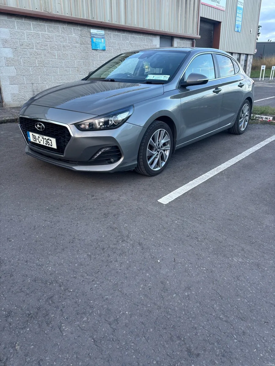 2019 Hyundai i30 Fastback - Image 2